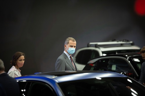 El Rey Felipe Vi Y Pedro Sánchez Inauguran El Automobile De Barcelona