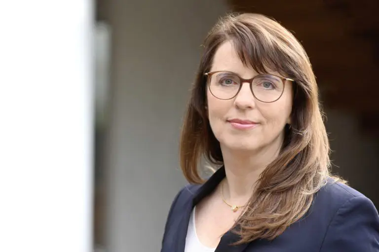 Imelda Labbé