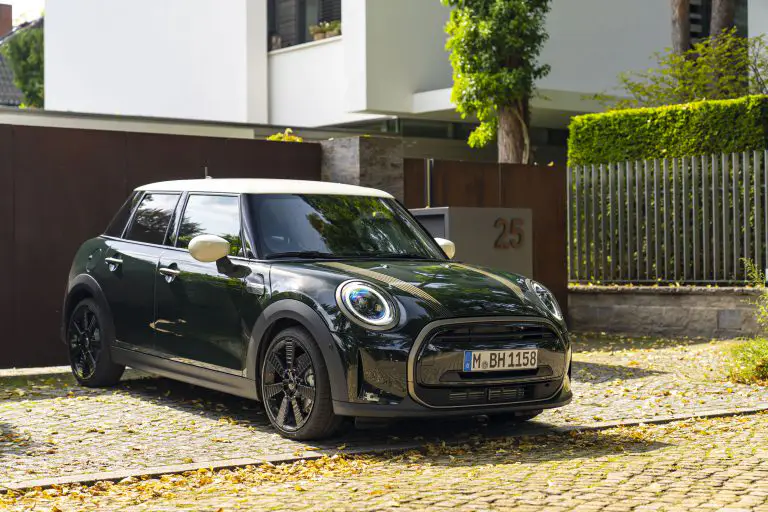 P90454256 Highres Mini Cooper 5 Door R