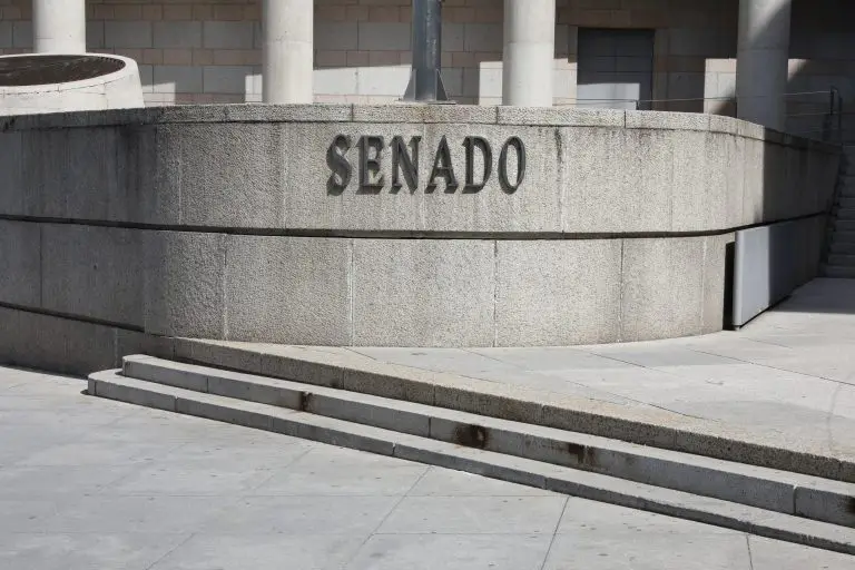 Imágenes Del Exterior Del Palacio Del Senado