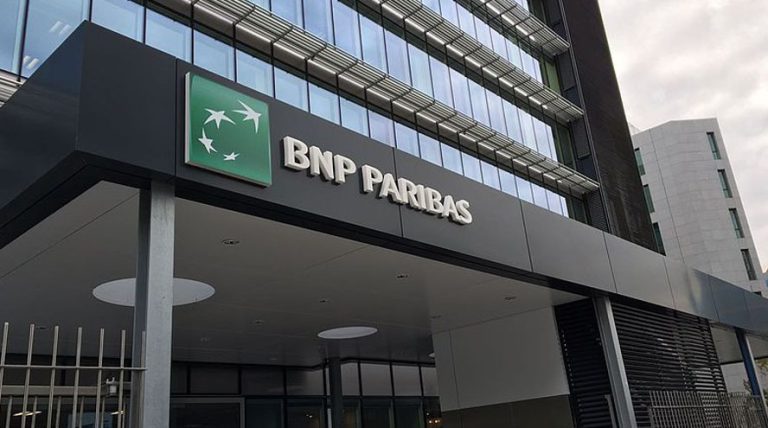 Entrada Edificio Bnp Paribas Emilio Vargas