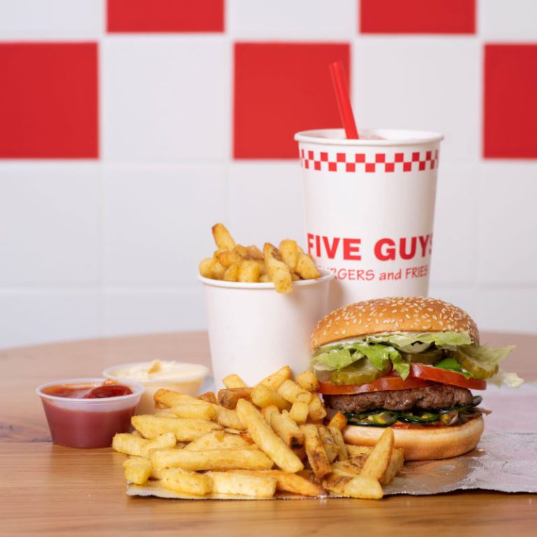 Europapress 2242992 Hamburguesa Five Guys