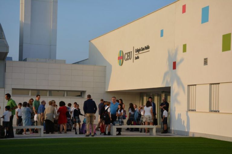 Europapress 1711820 Andalucia Sevilla Mas 900 Alumnos Comienzan Clases Colegio Ceu San Pablo