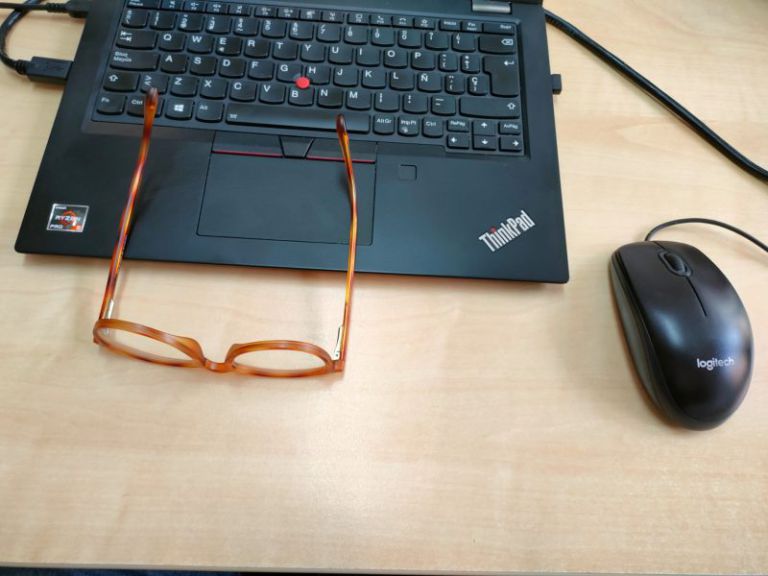 Europapress 4936255 Gafas Ordenador Oficina