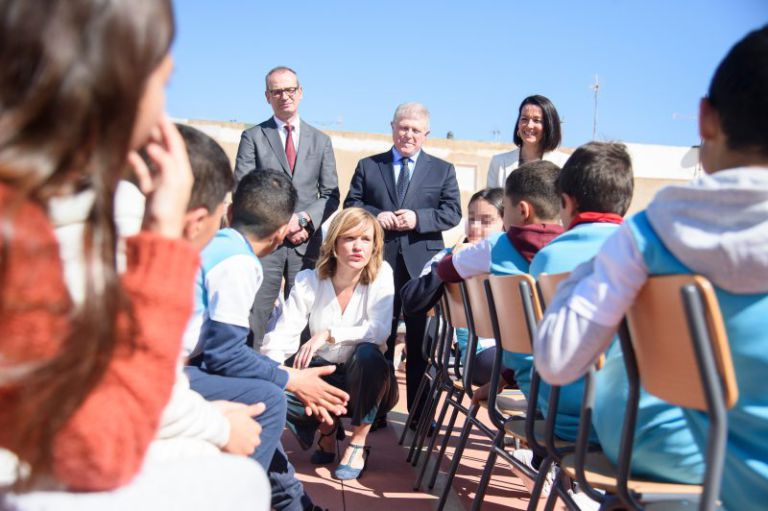 Europapress 5028305 Ministra Educacion Formacion Profesional Pilar Alegria Varios Alumnos