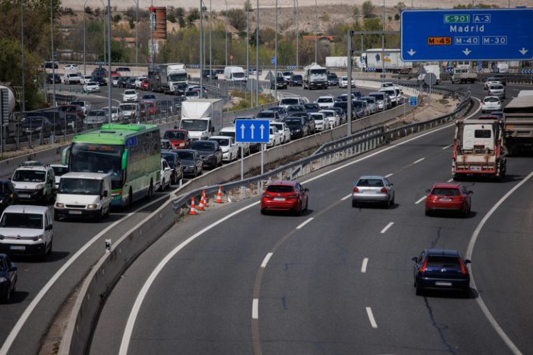 Europapress 5093742 Atasco Autovia A 3 Altura Rivas 31 Marzo 2023 Madrid Espana Hoy Comienzan