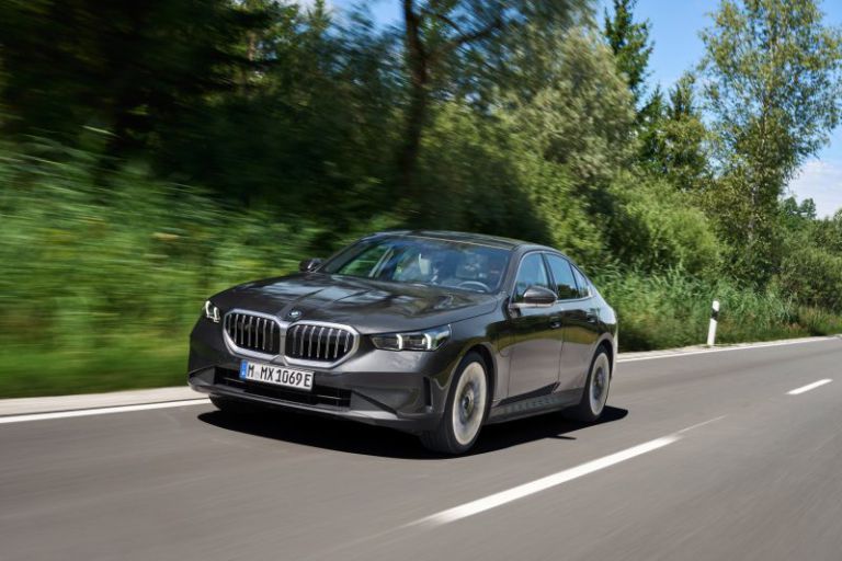 P90524306 Lowres The New Bmw 530e Sop(1)