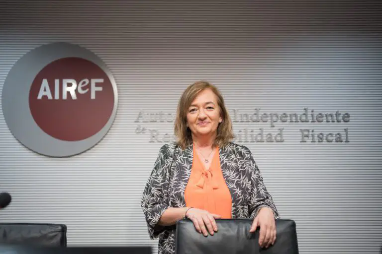 Europapress 5190034 Presidenta Airef Cristina Herrero Director Division Analisis Presupuestario