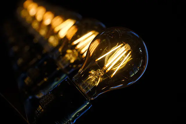 Lightbulb 3489395
