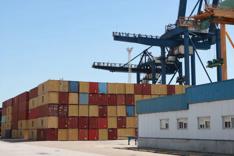 Europapress 5945419 Contenedores Puerto Cadiz
