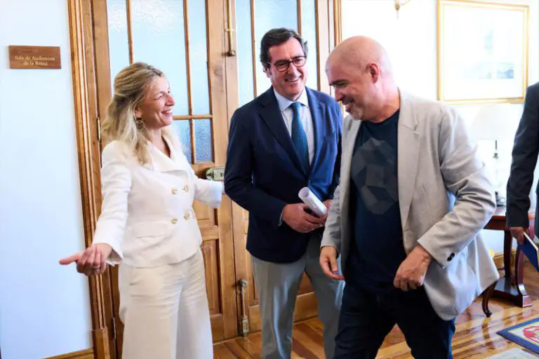 Europapress 5289702 I D Vicepresidenta Segunda Lider Sumar Yolanda Diaz Presidente Ceoe Antonio