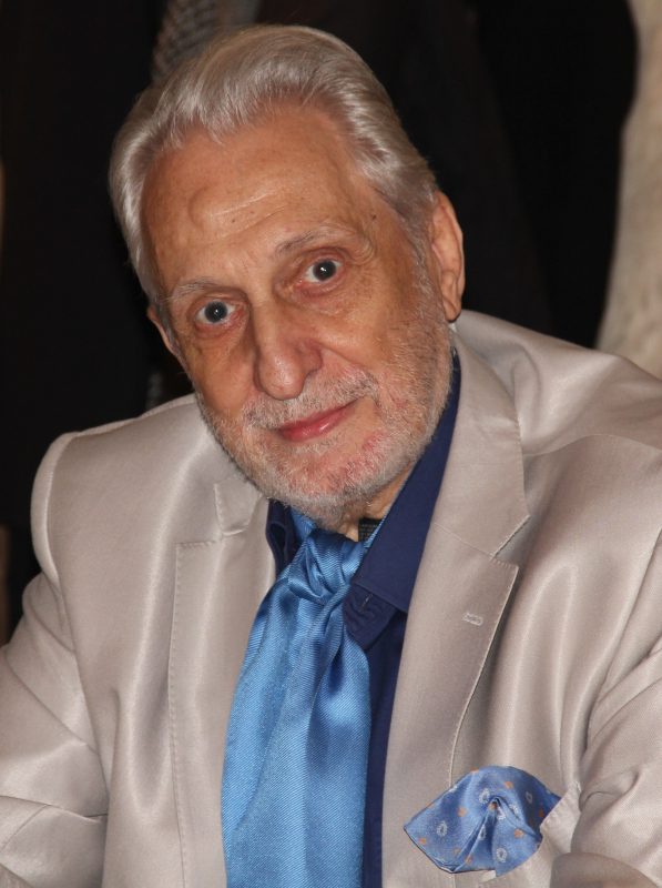 Oscar Menassa