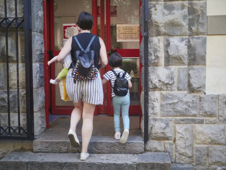 Europapress 3299332 Primer Dia Colegio Curso Escolar 2020 2021 Madre Entra Hijos Colegio