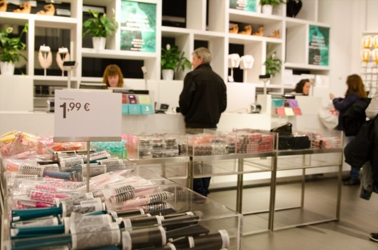 Europapress 2633623 Tiendas Tienda Hm Ropa Compras Compra Gente Comprando Precio Precios