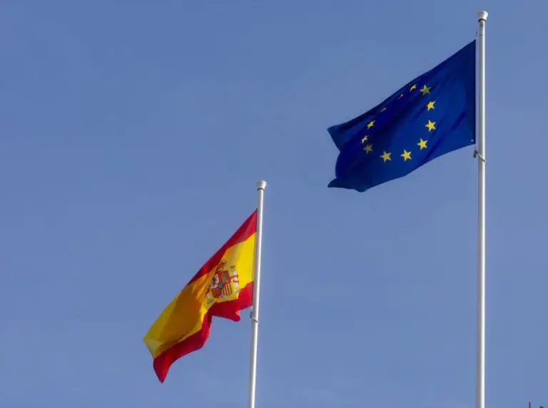 Europapress 6383904 Banderas Espana Union Europea Diciembre 2024 Madrid Espana