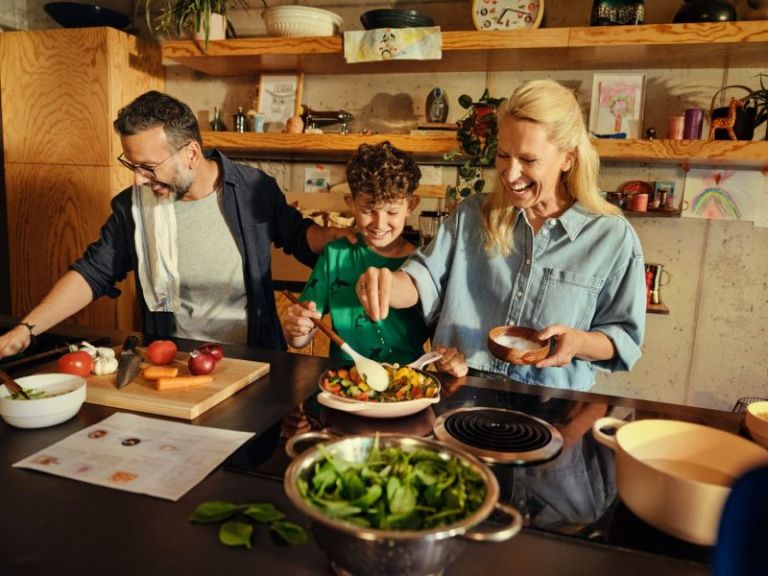 Hellofresh Q3 2025 04 Cooking 13669 V