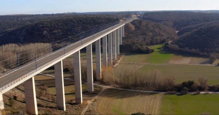 Europapress 7092706 Viaducto Rio Blanco Linea Alta Velocidad Madrid Barcelona