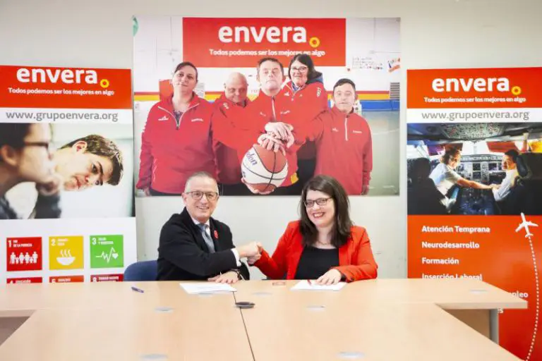 Claudia Tecglen Fundadora Y Presidenta De La Fundacin Homnima Y Enrique Grande Director General De Envera