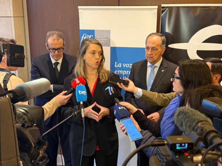 Europapress 7249319 Presidenta Cepyme Angela Miguel Encuentro Logrono