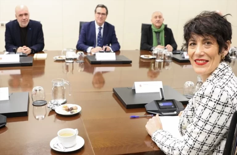 Europapress 6480722 I D Secretario General Ccoo Unai Sordo Presidente Ceoe Antonio Garamendi