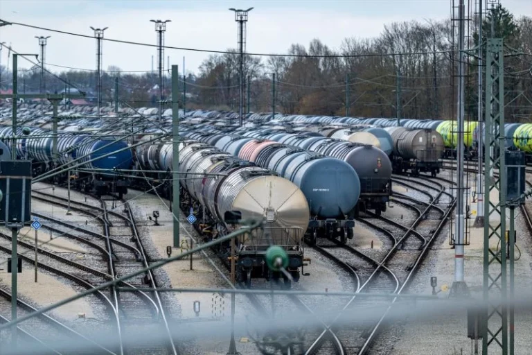 Europapress 7437068 15 March 2026 Bavaria Vohburg An Der Donau Tank Cars Are Parked Near The