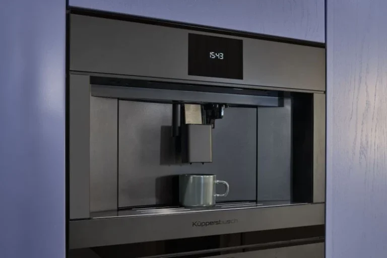 Cafetera Automatica De Integracion Mattblack De Kuppersbusch Presentada A Los Premios Casa Decor