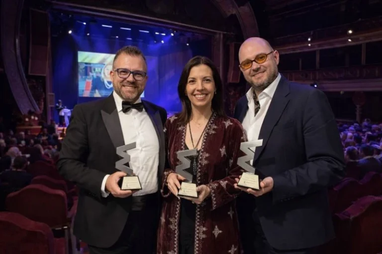 Benlly Hidalgo Yolanda Galiana Y Fran Dieguez En Los Diigital Beauty Awards