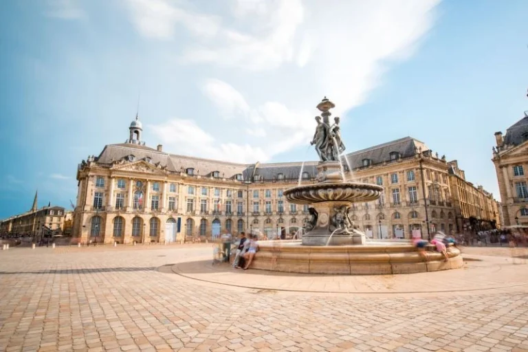Dest France Bordeaux Gettyimages 813118610 Universal Within Usage Period