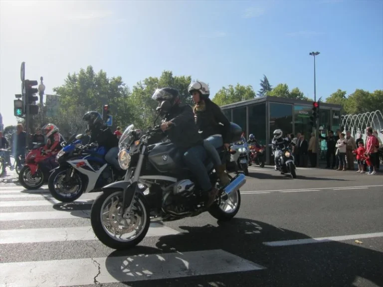 Europapress 2625069 Motocicletas Circulan Calles Valladolid