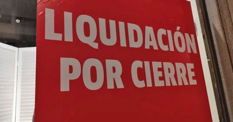 Europapress 7439539 Cartel Liquidacion Cierre