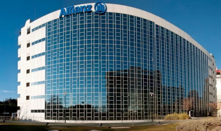 Edificio Corporativo De Allianz En Madrid