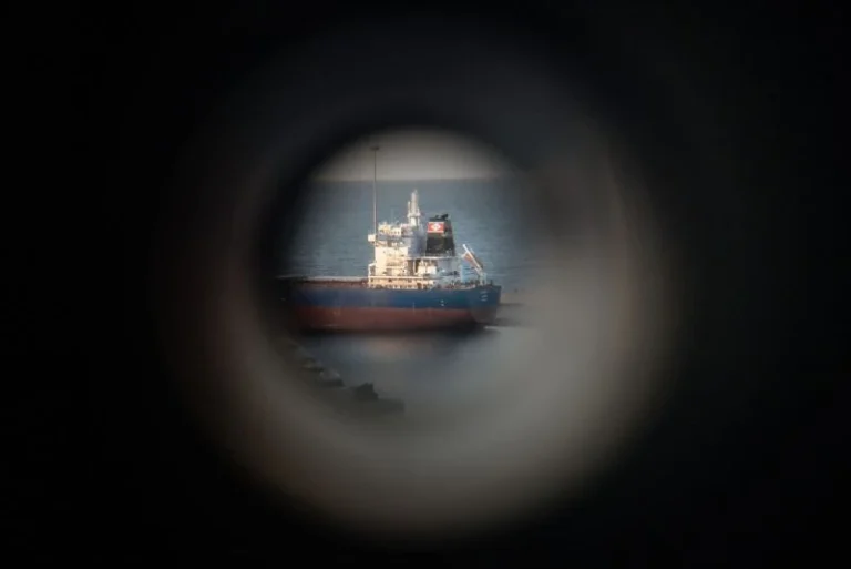 Europapress 7693325 March 29 2026 Uae Muscat Oman March 29 An Oil Tanker Is Anchored At The